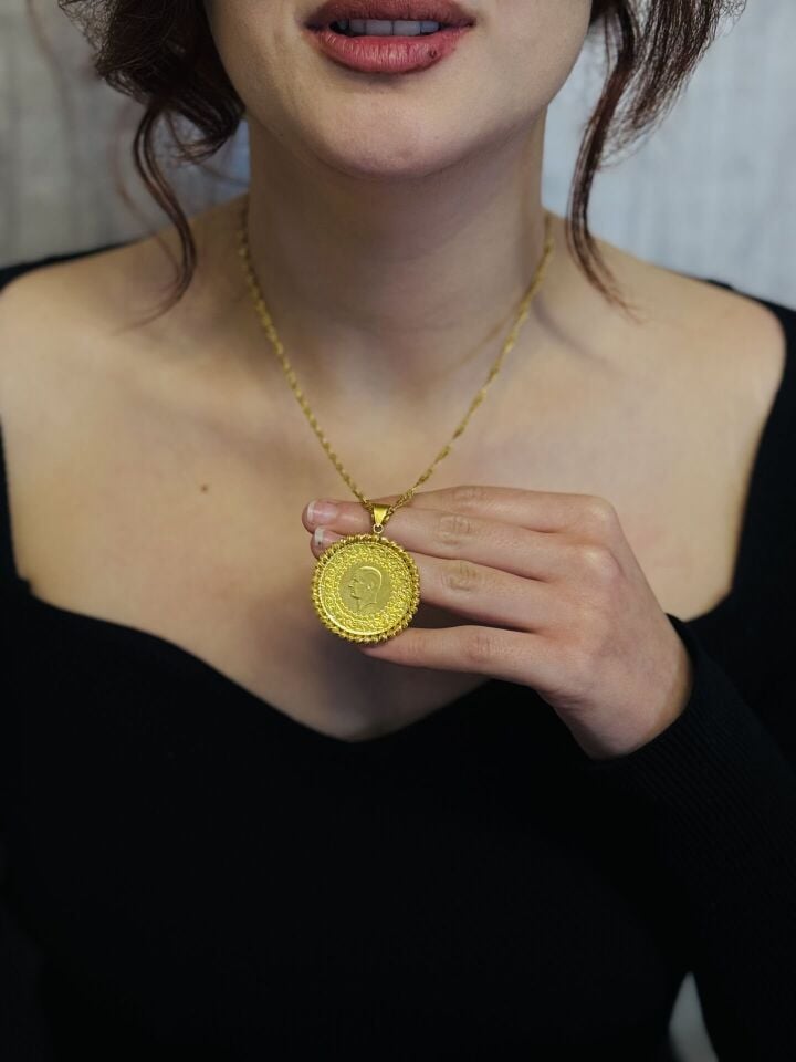 22 AYAR KOLYE